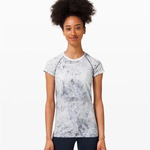 Lululemon Swiftly Tech Short Sleeve 2.0 Blue and Gray Tie Dye Size 8